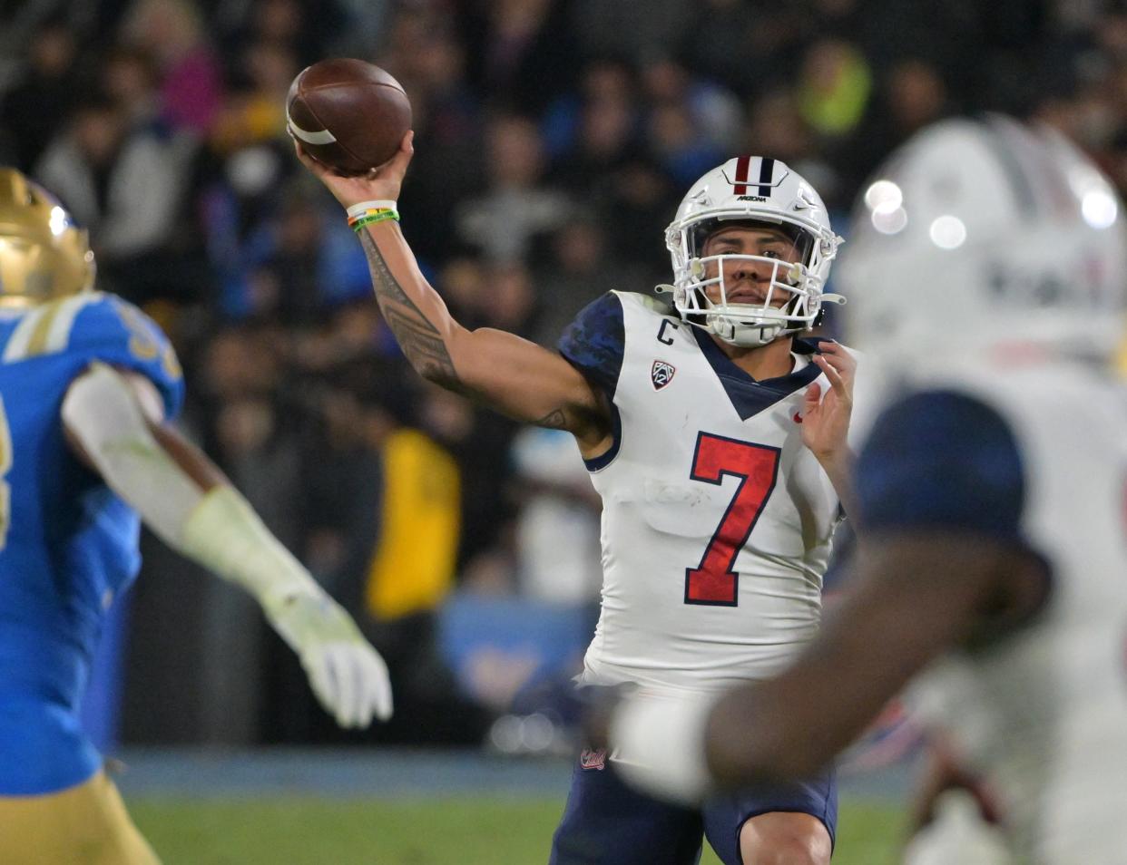 Will Jayden de Laura and the Arizona football team beat Washington State on Saturday?