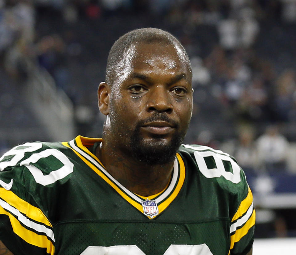 Martellus Bennett is back with the New England Patriots, a day after being waived by the Packers. (AP)