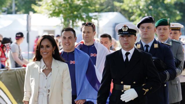 Meghan Markle wore tan Gabriela Hearst trousers @ Invictus Games