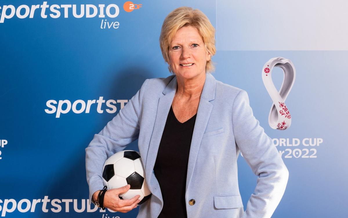 Als erste Frau im deutschen TV Claudia Neumann kommentiert das Champions- League-Finale