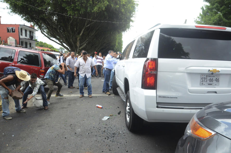 De acuerdo con fotos difundidas por el PAN, al menos una persona resultó herida durante la agresión; sin embargo, el partido no especificó la manera en que sis militantes fueron atacados ni la identidad de la persona que resultó con una herida en la cabeza.