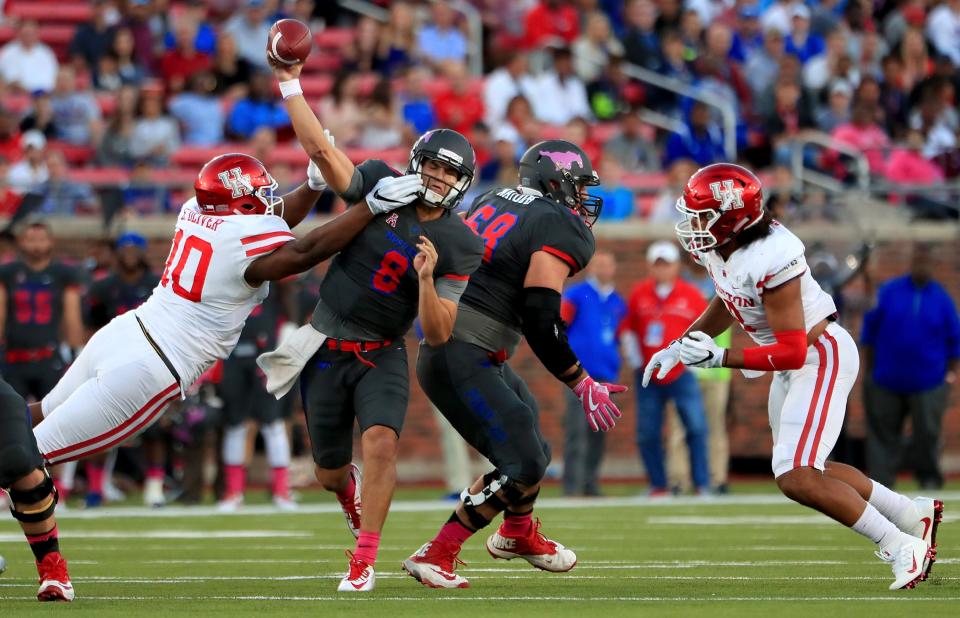 Houston defensive lineman Ed Oliver is one of the best defensive players of the country. (Photo by Tom Pennington/Getty Images)