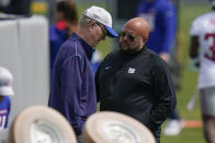 New York Giants head coach Brian Daboll, right, talks with Giants co-owner John Mara during a practice at the NFL football team's training facility in East Rutherford, N.J., Thursday, May 26, 2022. (AP Photo/Seth Wenig)