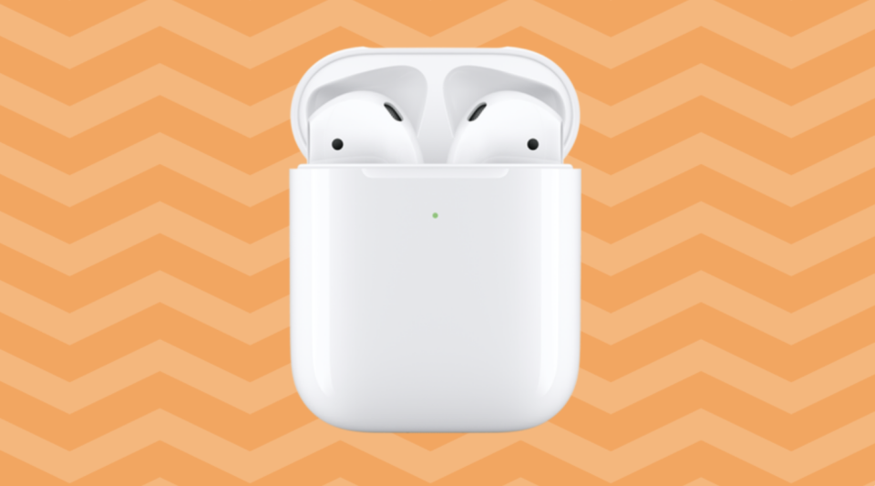 Apple AirPods con cargador inalámbrico. Foto: Apple