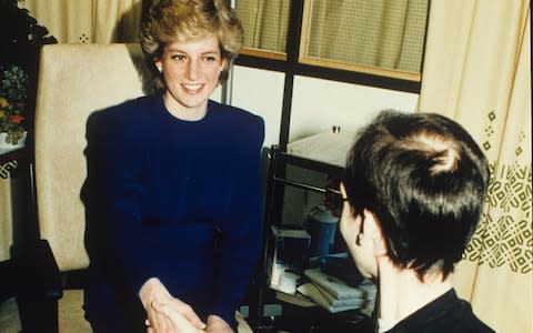 Princess Diana Visiting the AIDS Clinic, Broderip Ward, Middlesex Hospital, London, Britain - Apr 1987 - Credit: Rex