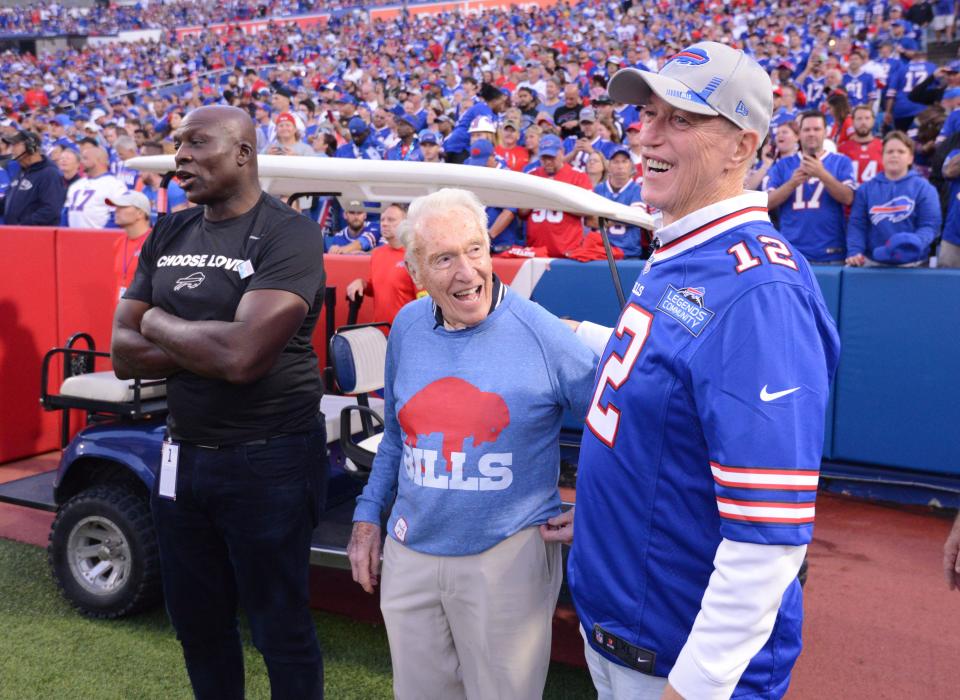 Bruce Smith, Marv Levy and Jim Kelly enjoyed a pre-game moment last week.