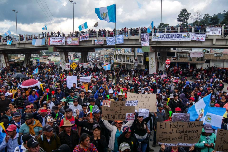 Manifestación de movimientos indígenas en Guatemala para pedir la renuncia de la fiscal Porras y reconocimiento al resultado de las elecciones. 