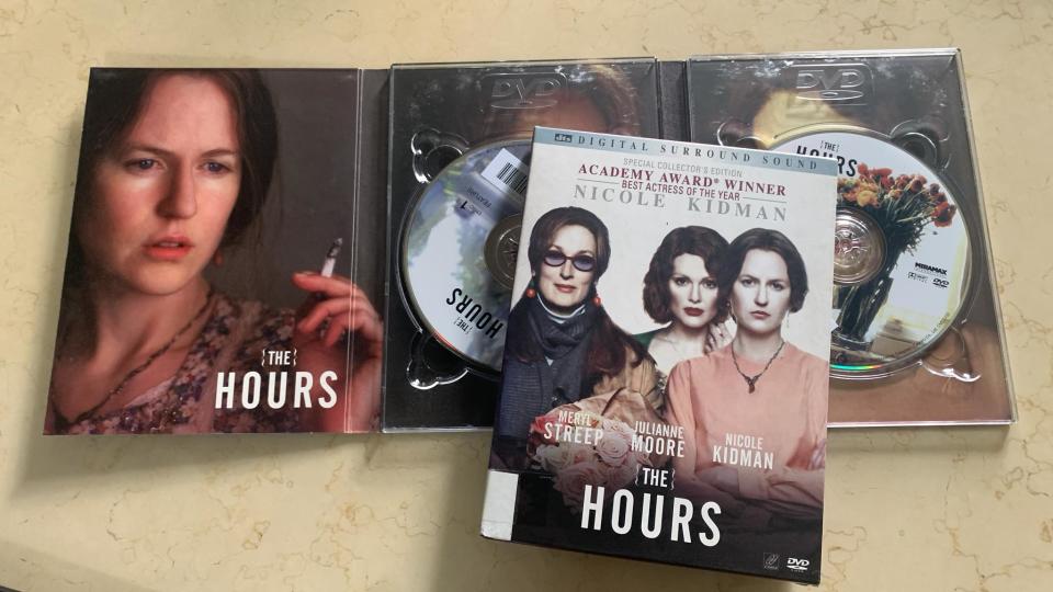 電影《時時刻刻 The Hours》DVD與封面。圖：水日光提供