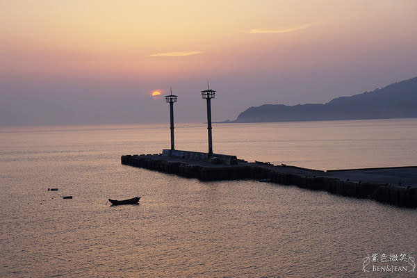 馬祖旅遊: 低碳漫遊-離島中的離島-東莒島-從白天美到黑夜，沙灘挖花蛤，最難忘藍眼淚