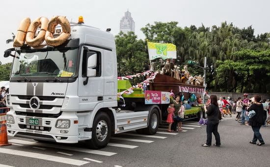 photo 2: smart 城市英雄倡保育，動物風靡台北街頭