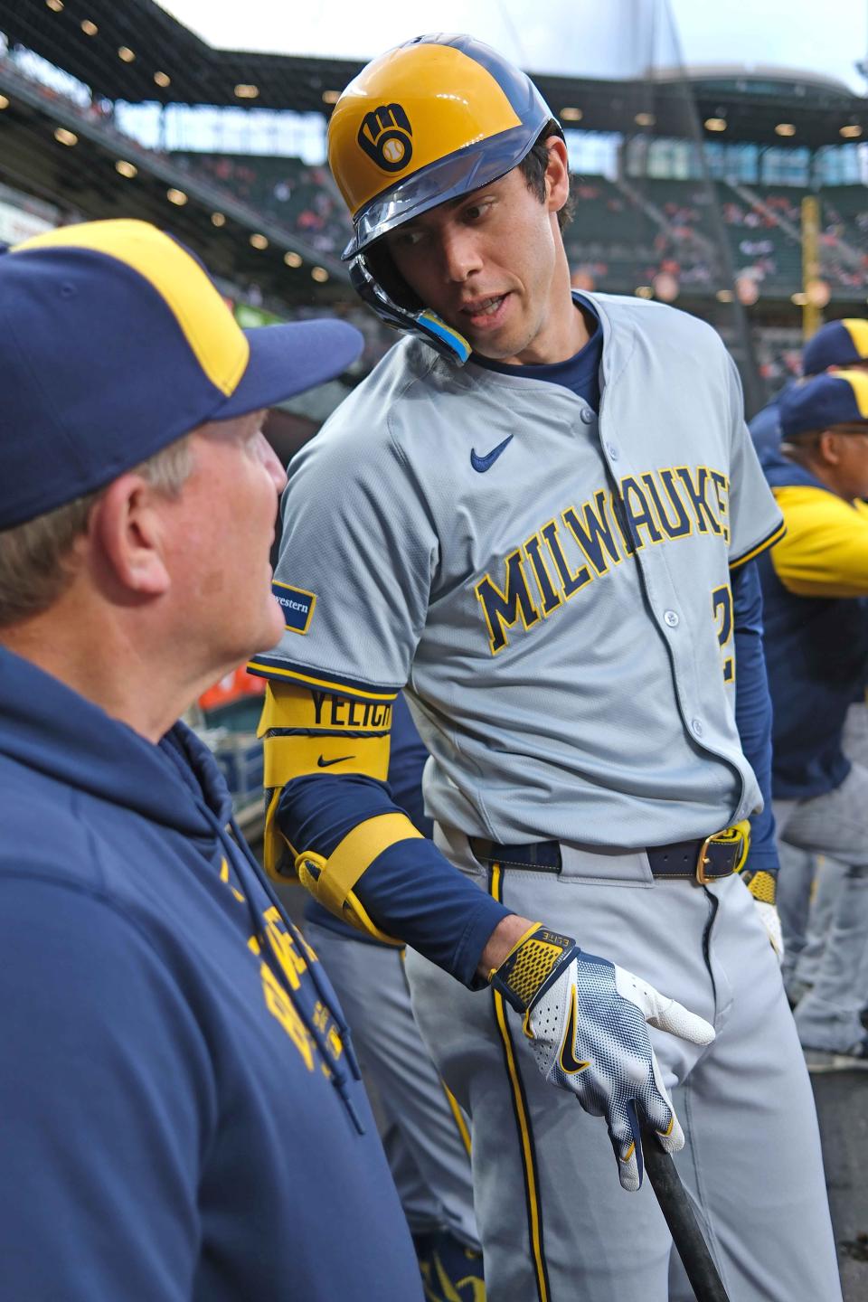 Christian Yelich sees the 2024 Brewers as a group of players, rookies and veterans alike, who buy into first-year manager Pat Murphy's team-first approach.