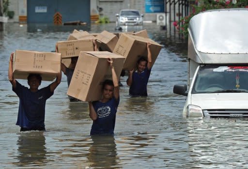 Thailand erlebt seit mehr als zwei Monaten die heftigsten Regenfälle und Überschwemmungen seit Jahrzehnten, etwa 270 Menschen starben. In mehr als zwei Dritteln der Provinzen des Landes sind Millionen Menschen von der Katastrophe betroffen