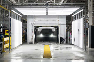 Dans une usine de production de camions Ford F-150 Lightning, 100 % électriques, à Dearborn, dans le Michigan, en janvier 2022.. PHOTO BRITTANY GREESON/THE NEW YORK TIMES