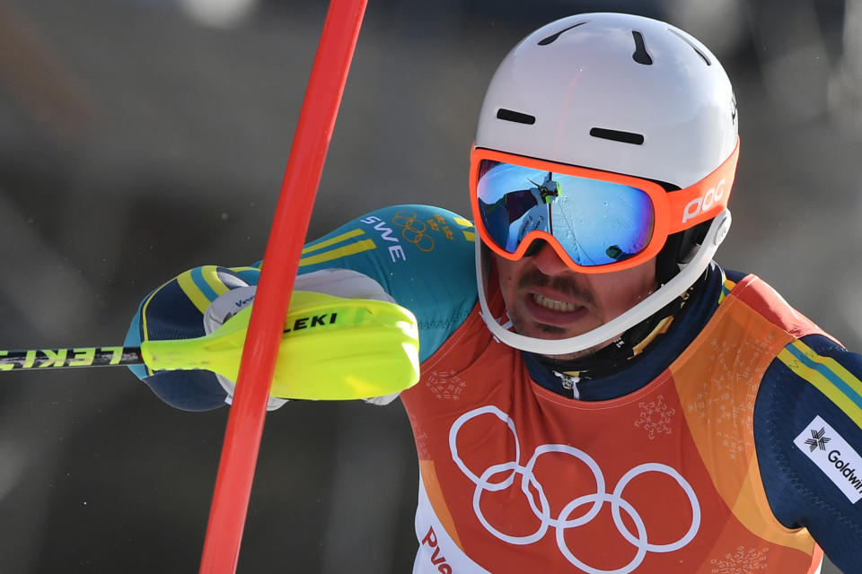 <p>06h27 : Le Suédois Andre Myhrer se pare d’or. En tête après la première manche, Henrik Kristoffersen a chuté en haut du parcours. Le Suisse Ramon Zenhaeusern et l’Autrichien Michael Matt complètent le podium. </p>