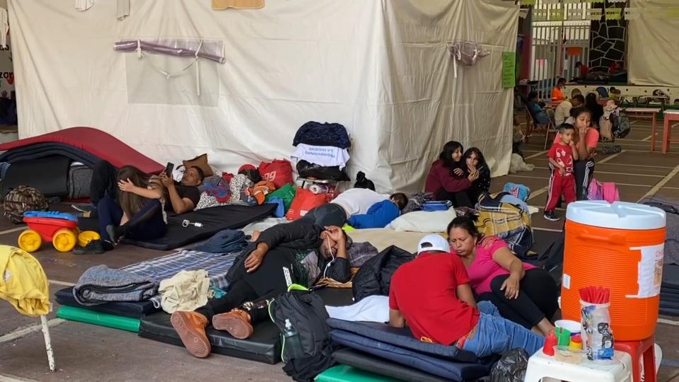 Personas migrantes de Venezuela en las instalaciones de Cafemin, Ciudad de México, el 4 de diciembre de 2022. (Albinson Linares)
