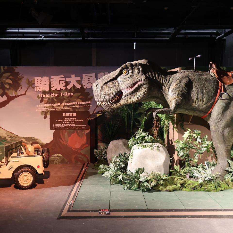 4月22日上午10時起，以半價購買《侏羅紀×恐龍樂園》香港站展覽成人門票，折後成人每位$84起(原價$168起)。
