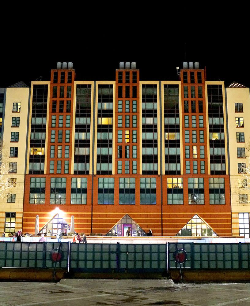 New York Hotel at Disneyland Paris