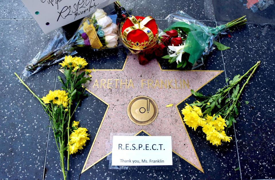 <p>Aretha Franklin’s star at The Hollywood Walk of Fame<br>Fans as fans mourned her death aged 76. (Rex) </p>