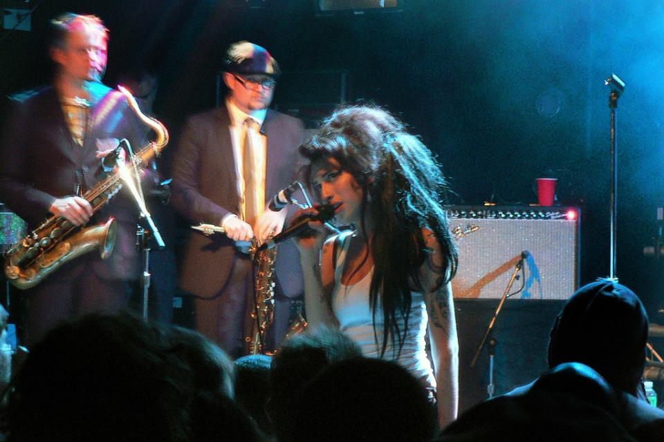 Amy Winehouse and her backing band, the Dap-Kings, put on a jaw-dropping performance at Joe’s Pub. It set Winehouse on a path of musical success. R Chiang / Splash News