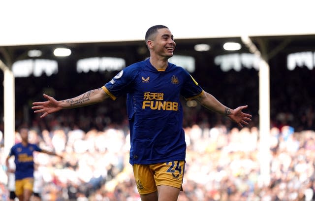 Miguel Almiron celebrates