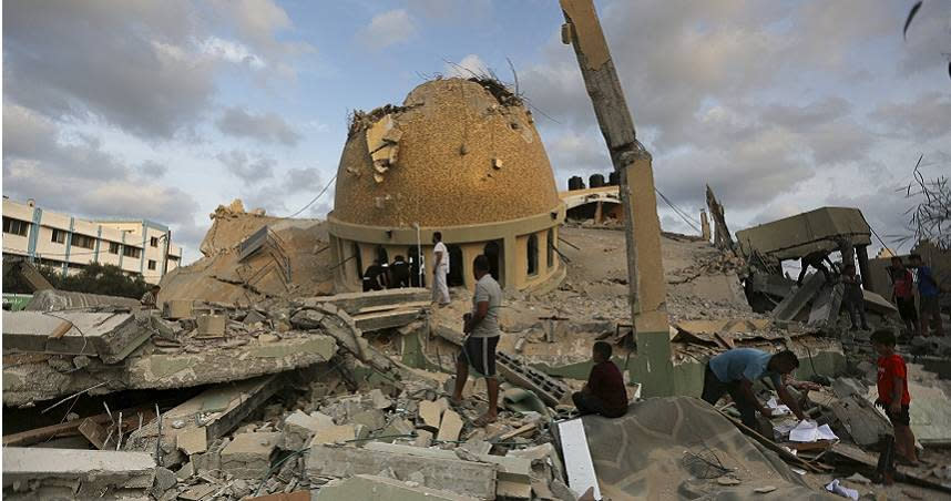 加薩走廊一座清真寺被以色列摧毀。（圖／達志／美聯社，下同）