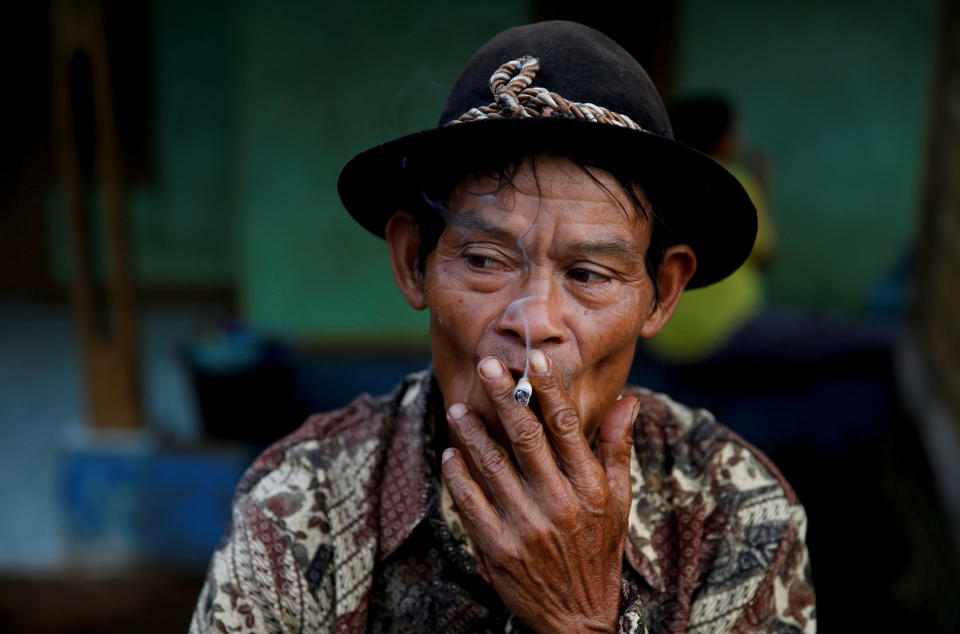 Fight contest: Indonesian villages pit wild boars against dogs