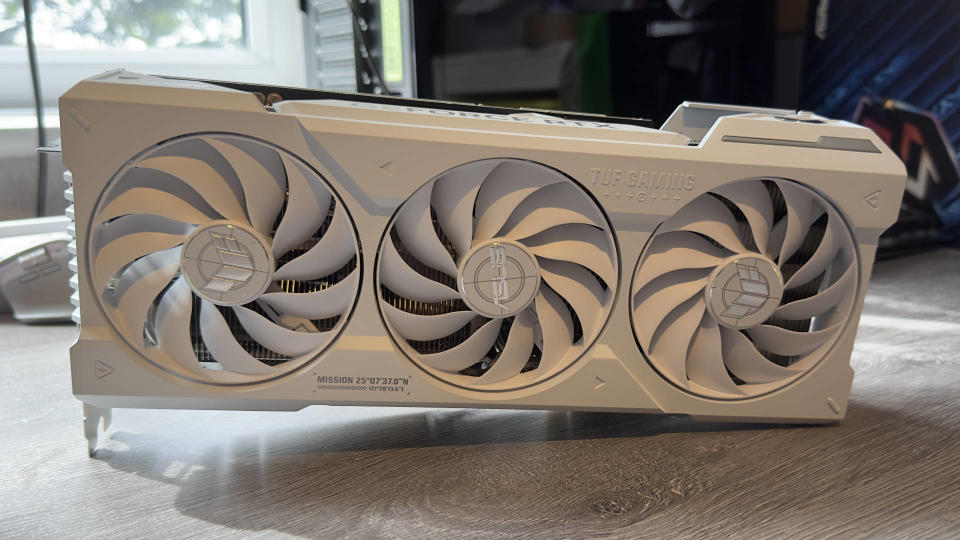 Asus TUF Gaming GeForce RTX 4070 Ti Super BTF White OC Edition graphics card