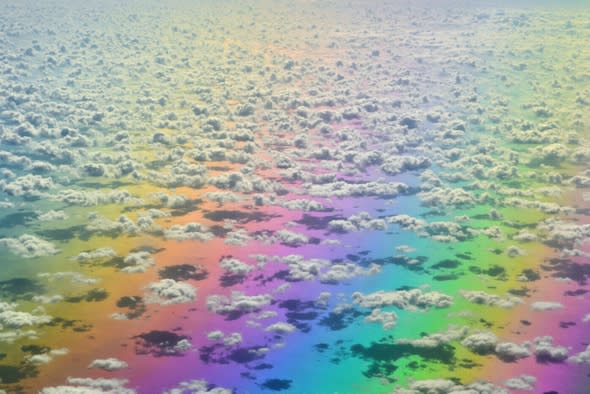  Plane passenger captures spectacular images of 'rainbow' from window