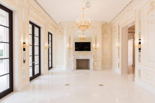 Le Palais Royal - S. Florida Business & Wealth