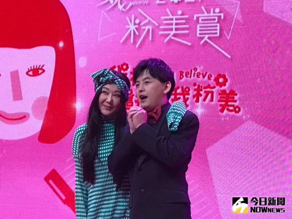 ▲黃子佼（右）希望演藝圈能「友善連結」，左為藍心湄。（圖／記者侯家瑜攝）