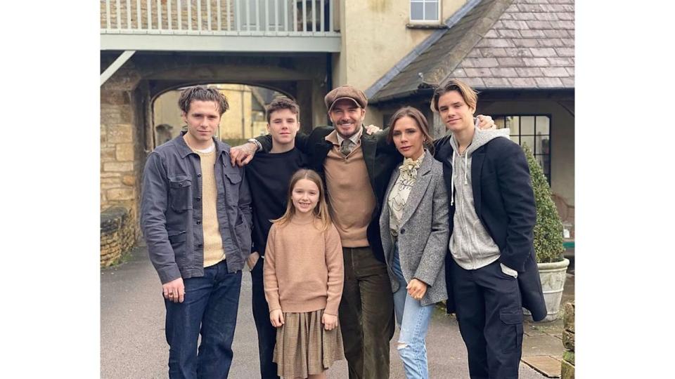 Brooklyn, Cruz, David, Victoria, Romeo and Harper Beckham posing in the Cotswolds