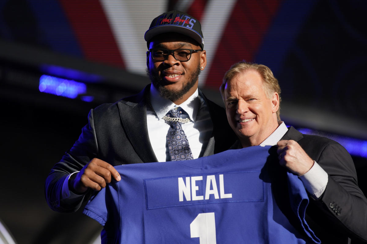 New York Giants Draft Picks 2022: Kayvon Thibodeaux, Evan Neal