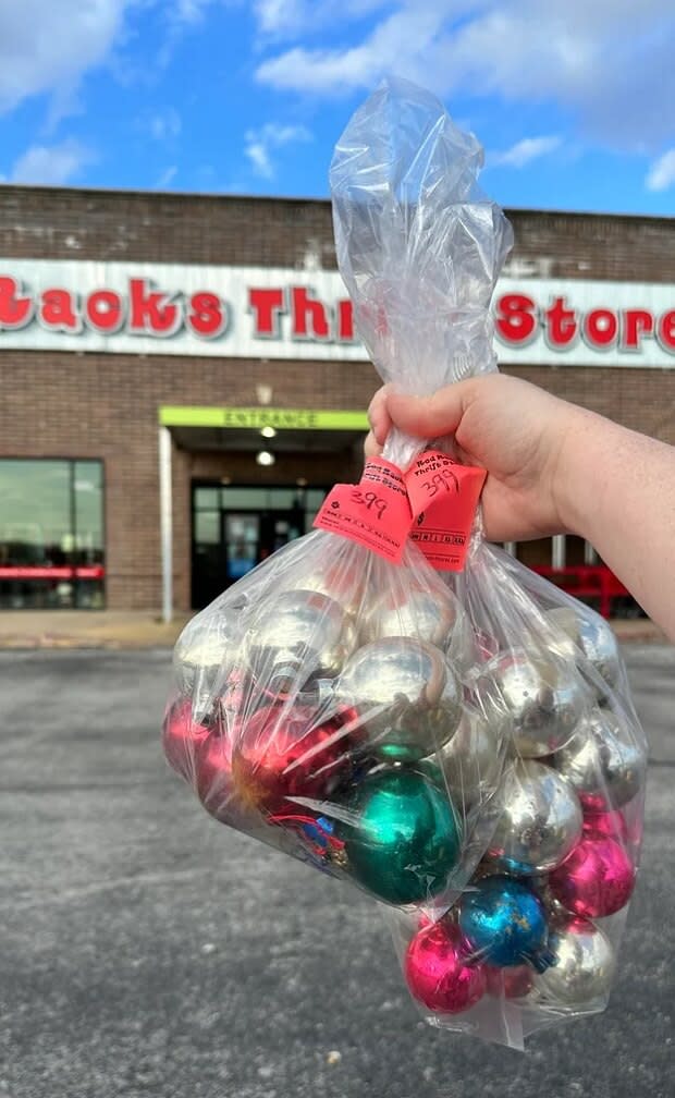 Shopper makes incredible find inside $4 thrifted jewelry bag: 'I just want  to share my excitement