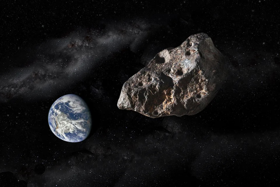 Asteroide do tamanho de duas pirâmides do Egito passará próximo à Terra amanhã (Foto: Getty Images)