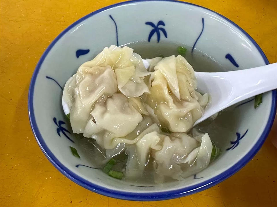 Chun Kei Tai Bu Noodle Restaurant - Wantons