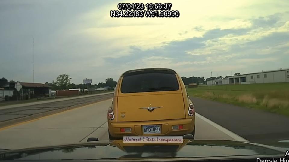 Chrysler PT Cruiser Tries Running From Police