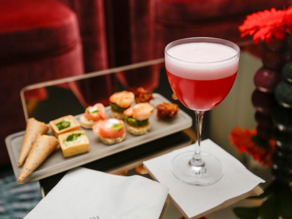 drinks and canapes on  Silversea's Silver Ray cruise ship