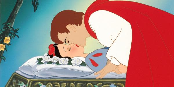 La nueva atracción de Blancanieves en Disneyland es criticada por incluir la escena del beso no consensual 