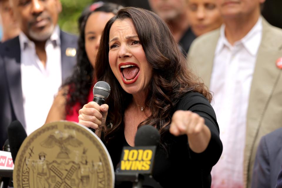 NEW YORK, NEW YORK - AUGUST 01: Fran Drescher speaks at City Hall Park on August 01, 2023 in New York City. Members of SAG-AFTRA and WGA (Writers Guild of America) have both walked out in their first joint strike against the studios since 1960. The strike has shut down a majority of Hollywood productions with writers approaching the third month of their strike against the Hollywood studios. (Photo by Michael Loccisano/Getty Images) ORG XMIT: 776013304 ORIG FILE ID: 1585684854