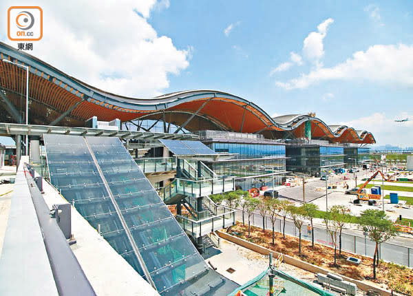 港珠澳大橋香港口岸旅檢大樓在疫情期間使用率低。