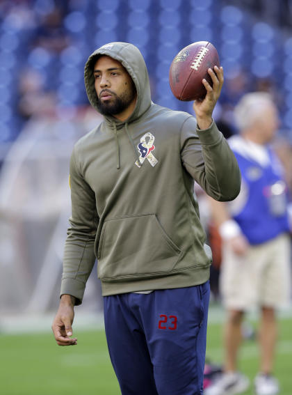 Houston Texans&#39; Arian Foster wears street cloths before an NFL football game against the Cincinnati Bengals, Sunday, Nov. 23, 2014, in Houston. (AP Photo/Patric Schneider)