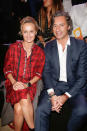 <p>Laurent Solly et son épouse Caroline Roux semblaient impatients. (Crédit : Getty Images) </p>