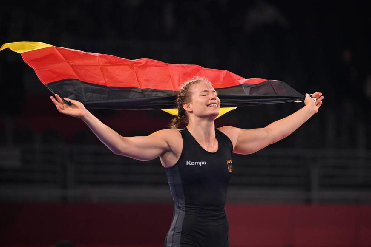"Von Mädchen vermöbelt" - Olympiasiegerin macht Kroos Ansage