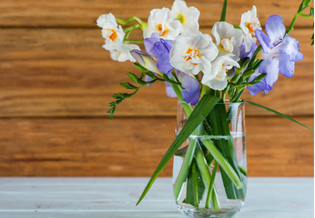 How to Keep Cut Flowers Fresh