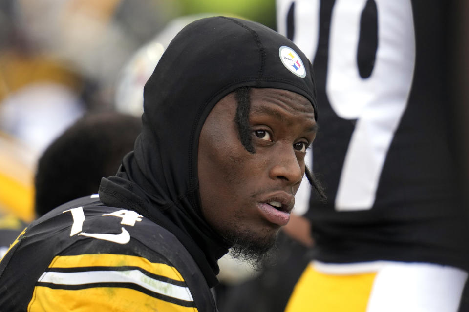 Pittsburgh Steelers wide receiver George Pickens apparently wasn't happy with his role on Thursday. (AP Photo/Gene J. Puskar)
