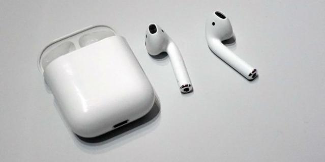 My AirPods Pro Make Me Feel Rich, Beautiful and Famous