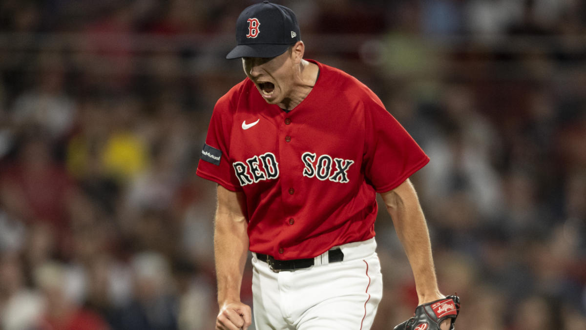 Red Sox 8-2 win overshadowed by Sale leaving start with shoulder