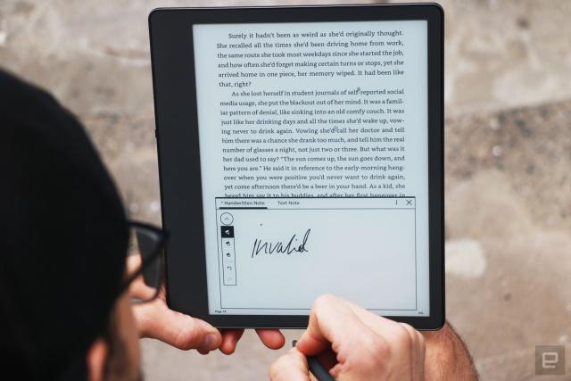 s Kindle refresh closes the gap between its entry-level and premium  e-readers