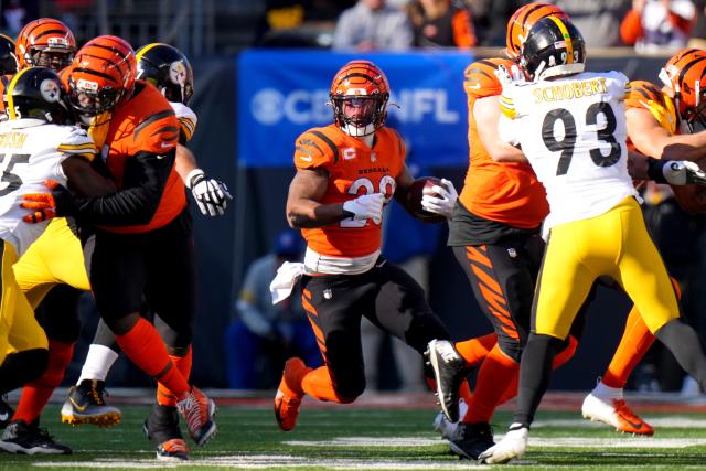 Cincinnati Bengals running back Joe Mixon (28) watches against the