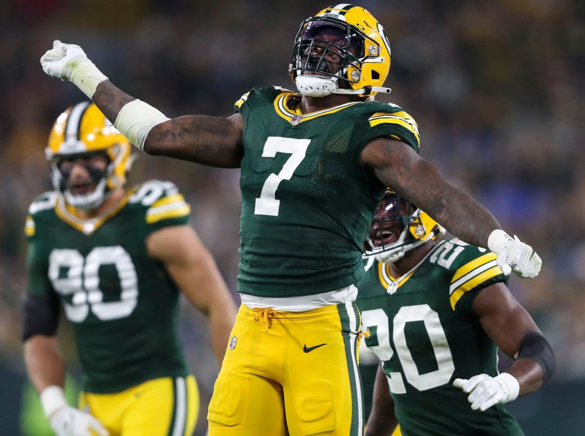 NFL fans jump all over Packers' Quay Walker after penalty leads to Lions'  clinching TD